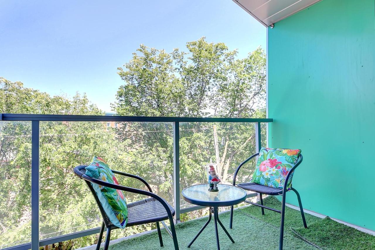Good Vibes Only -Modern And Spacious 2 Bedroom Condo 4 Beds Free Parking, Gym ควิเบกซิตี้ ภายนอก รูปภาพ