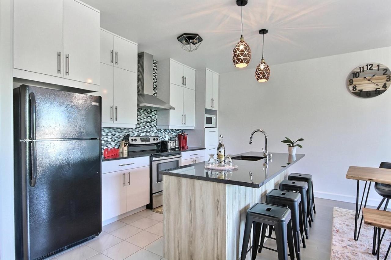 Good Vibes Only -Modern And Spacious 2 Bedroom Condo 4 Beds Free Parking, Gym ควิเบกซิตี้ ภายนอก รูปภาพ